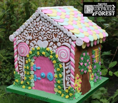 Gingerbread House cake for Fairytale Forest - Cake by Marie's Bakehouse Gingerbread House Fairytale, 22 Cake, Gingerbread House Cake, Easter Gingerbread House, Xmas Gingerbread, Cake International, Fairytale Forest, Gingerbread House Decorations, Cookie House