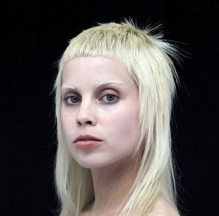 Yolandi Visser Chelsea Cut, Yolandi Visser, Chica Punk, Die Antwoord, Gothic Hairstyles, Mullet Haircut, Hairstyle Names, Punk Hair, Normal Hair