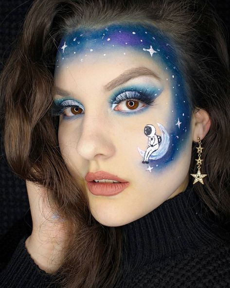 Planet Makeup Looks, Astronaut Makeup, Galaxy Face Paint, Space Face Paint, Moon Face Painting, Moon Face Paint, Night Sky Makeup, Galaxy Makeup Looks, Barely There Makeup