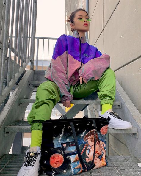 Koleen Diaz on Instagram: “💚💚💚” Koleen Diaz, 80s Workout, Drippy Outfit, Boujee Outfits, Sitting Poses, Toddler Dolls, Aesthetic Colors, Urban Wear, Sneakers Outfit