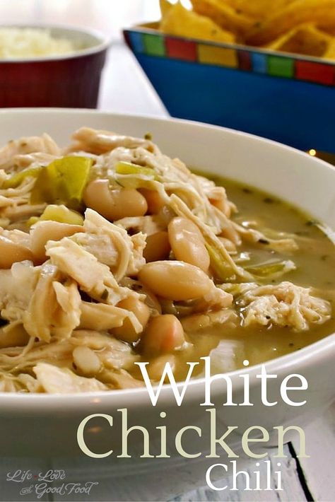 White Chicken Chili Recipe Crockpot, Natashas Kitchen, White Chicken Chili Healthy, White Chicken Chili Slow Cooker, Chicken Chili Crockpot, White Bean Chicken Chili, Slow Cooker Chicken Chili, Crockpot White Chicken Chili, Creamy White Chicken Chili