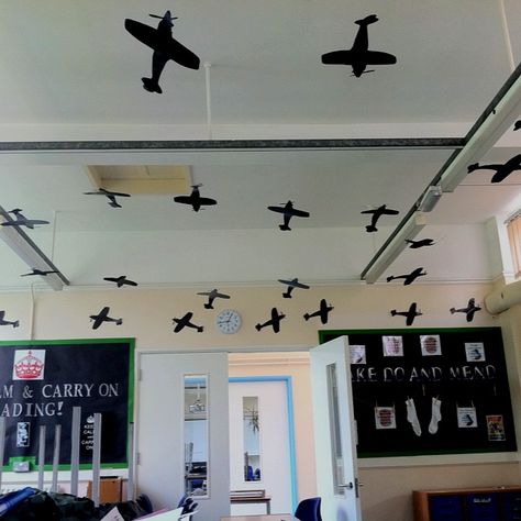 Year 6 Classroom, Flying Planes, Ww2 Art, Ww1 Art, Topic Ideas, Class Displays, School Displays, Social Studies Classroom, Classroom Display