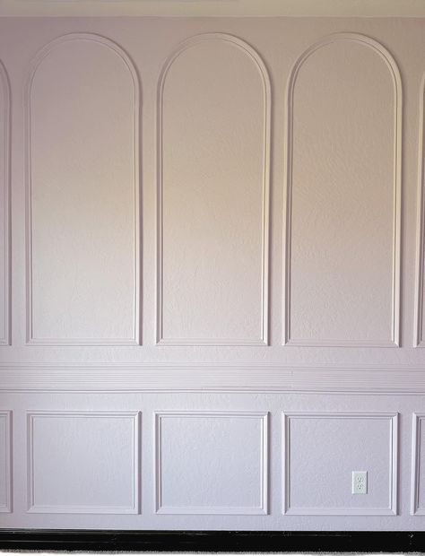 Bead Moulding Wall, Box Trim On Textured Walls, Arched Wall Trim, Wall Moulding Ideas Nursery, Bedroom Wall Moulding Ideas, Arch Wall Molding, Vintage Wall Paneling, Arched Wall Paneling, Arched Panelling