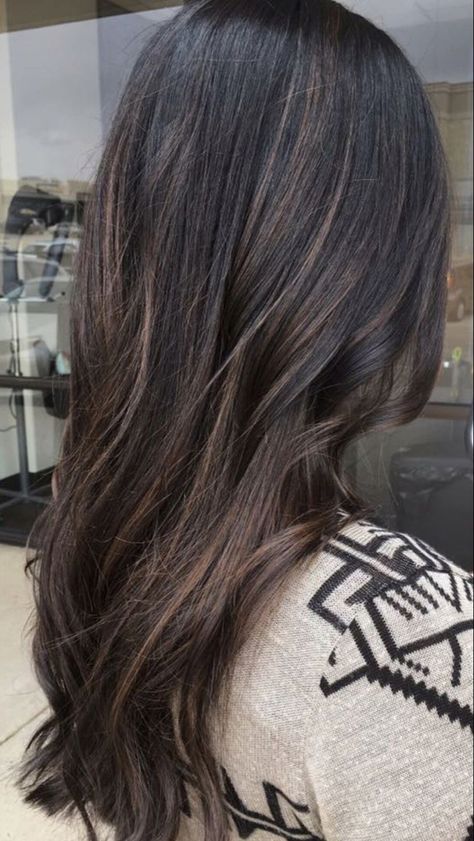 Trendy Brunette Hair, Subtle Balayage Brunette, Balayage On Black Hair, Summer Hair Style, V Shape Hair, Wedding Hair Colors, Black Hair Balayage, Subtle Balayage, Brown Hair Inspo