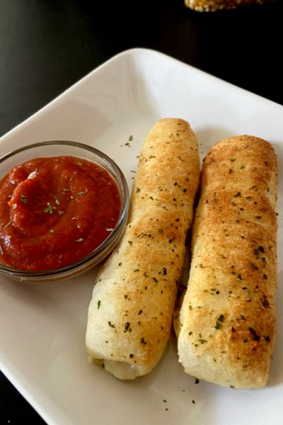 Air Fryer Pizza Sticks Recipe - An Easy To Make Snack or Appetizer Pizza Sticks Recipe, Best Salsa Verde Recipe, Air Fryer Pizza, Pizza Sticks, Pepperoni Rolls, Easy To Make Snacks, Poppers Recipe, Homemade French Fries, Quick And Easy Appetizers