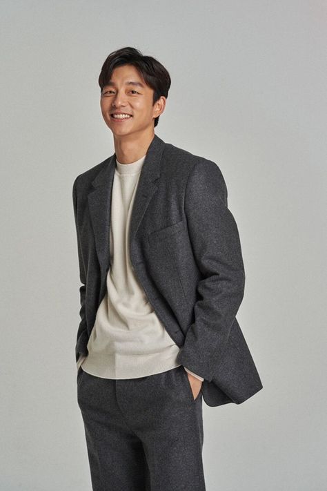 Gong Yoo Smile, Yearbook Photoshoot, Korean Photoshoot, Asian Male Model, Hallyu Star, Corporate Portrait, Asian Man, Portrait Photography Men, Korean Culture