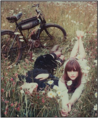 Two Girls, The Grass, Photography Inspo, Film Photography, Dream Life, Gq, Flower Power, The Dreamers, Vision Board