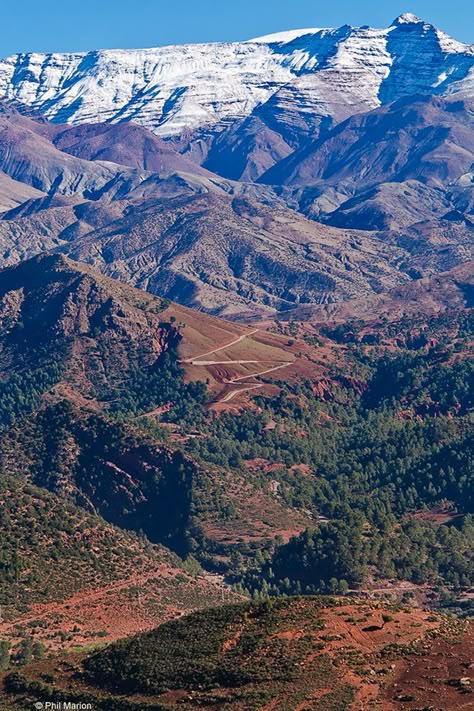 Destination Unknown, Hot Desert, Atlas Mountains Morocco, Earth Pictures, Visit Morocco, Great Plains, Morocco Travel, Mountain Road, Atlas Mountains