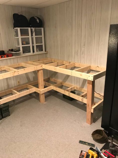 Wooden Workshop Ideas, Work Bench With Storage, Work Bench Ideas, Wooden Work Bench, Garage Workshop Layout, Garage Workbench Plans, Diy Garage Work Bench, Garage Storage Inspiration, Building A Workbench