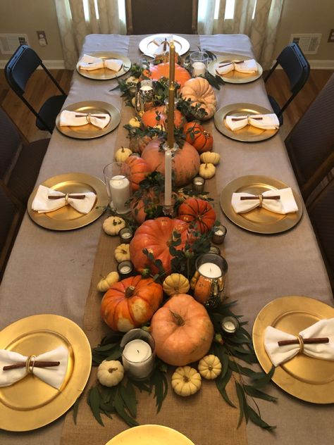 Thanksgiving Decorations Table Setting, Simple Thanksgiving Table Decor, Thanksgiving Dinner Table Setting, Thanksgiving Dinner Table Decorations, Thanksgiving Dinner Decor, Simple Thanksgiving Table, Friendsgiving Dinner Party, Thanksgiving Dinner Party, Thanksgiving Friendsgiving