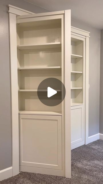 Secret Cupboard Ideas, Secret Door Bookshelf, Diy Bookshelf Door, Bookcase Door Diy, Bookshelf Doors, Secret Bookshelf Door, Hidden Bookshelf Door, Modern Bookshelf Design, Dold Dörr