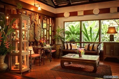 Thai Interior Design, Traditional House Interior, Colonial House Interior Design, Thailand Decor, Colonial House Interior, Balinese Interior, Thai Decor, Thai House, Bedroom White