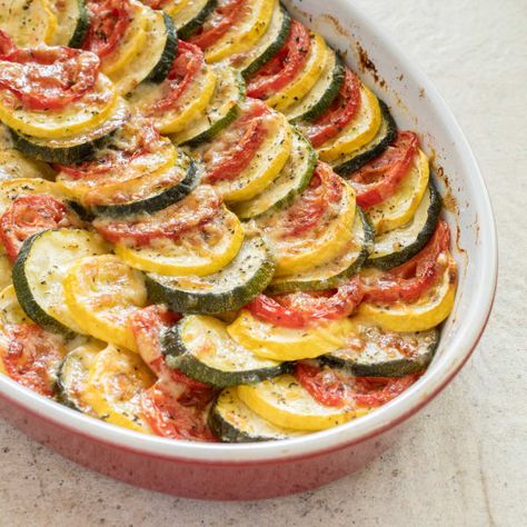 Zucchini and Tomato Tian with Caramelized Onions—Tian de Courgettes aux Tomates Hypoglycemic Diet, Fruit Sides, Tomato Gratin, Dinner Vegetables, Zucchini And Tomato, Healthy Vibes, Vegetable Slice, Zucchini Tomato, Carmelized Onions