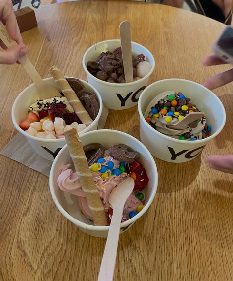 frozen yogurt! 🌈 Frozen Yougart Aesthetic, Frozen Yogurt Photography, Frozen Yogurt Shop Interior, Yochi Frozen Yogurt Aesthetic, Yochi Frozen Yogurt, Frozen Yogurt Shop, Chocolate Covered Fruit, Holiday Mood, Vanilla Coffee