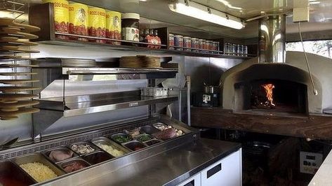 Mobile Pizza Tratoria Truck | Sandton | Gumtree Classifieds South Africa | 202290581 Food Truck Design Interior, Food Truck Interior, Woodfired Pizza Oven, Mobile Pizza Oven, Trailer Redo, Pizza Vans, Pizza Food Truck, Commercial Kitchen Design, Pizza Truck