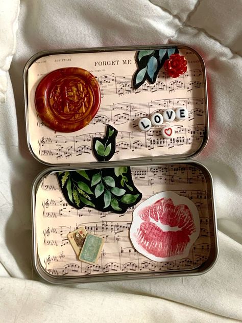 Non Basic Christmas Wishlist Ideas, Altoid Tin Gifts Boyfriend, Romantic Craft Ideas, Handmade Sentimental Gifts, Homemade Gifts For Partner, Handmade Art Gifts, Cute Date Crafts, Fun Crafts Aesthetic, Diy Gifts Unique