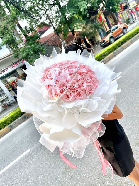 Big Crochet Bouquet, Korean Bouquet, Big Crochet, Big Bucket, Boquette Flowers, Crochet Bouquet, Flower Bucket, Rose Arrangements, Flower Tutorial