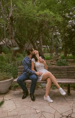 Austin Proposal, Engagement Photos Park, Austin Photoshoot, Picnic Engagement Photos, Proposal Photoshoot, Christmas Poses, Engagement Photos Outfits, Engagement Photoshoot Ideas, Engagement Photos Ideas