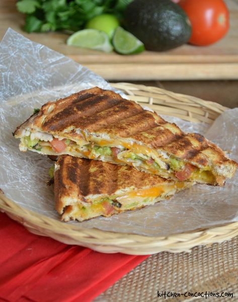 spicy southwestern turkey panini Panini Wrap Recipes, Best Panini Recipes, Turkey Panini Recipes, Panini Press Recipes, Turkey Panini, Sandwich Maker Recipes, Recipe Sandwich, Panini Recipe, Grill Sandwich