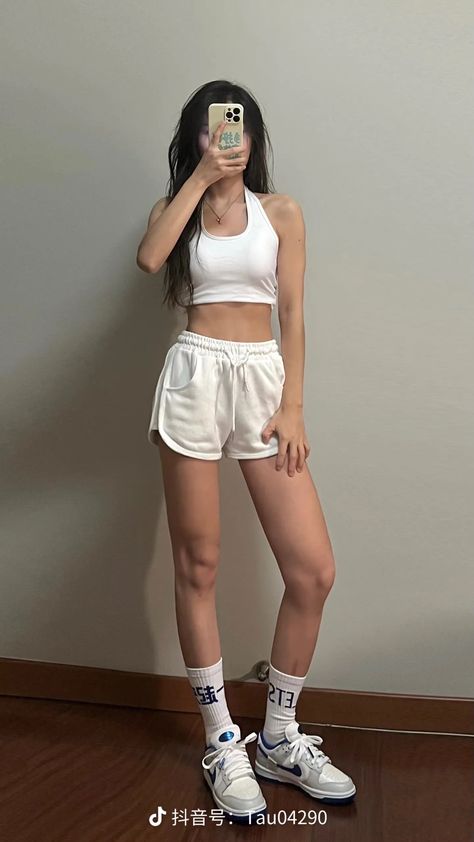 Workout Outfits Aesthetic, Nyc Fits, All Body Workout, Athletic Body, Fitness Inspiration Body, Laugh Out Loud, Sporty Girls, Girl Fits, Body Inspiration