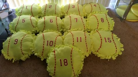 Team Travel Pillows No Sew Softball Pillow, Addison Lee, Travel Softball, Softball Things, Diy Basketball, Blankets Diy, Softball Ideas, Softball Gear, Tie Pillows