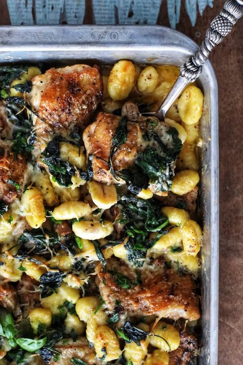 Baked Spinach Chicken Gnocchi with Creamy Lemon Garlic Sauce – SIMPLY BEAUTIFUL EATING Chicken Thighs And Gnocchi, Chicken Gnocchi Bake, Gnocchi Tray Bake, Baked Gnocchi Recipes, Gnocchi Recipes Healthy, Chicken Spinach Mushroom, Chicken Dishes For Dinner, Lemon Garlic Sauce, Chicken Tray Bake