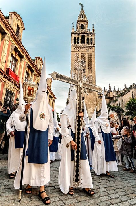 Cruz de Guía de los Negritos - Semana Santa Sevilla 2013 | Holy week in spain, Spanish culture, Sevilla Spain Bucket List, Spain Culture, Spain Spanish, Christian World, Wooden Crosses, Spanish Culture, European Culture, Medieval Period, Holy Week