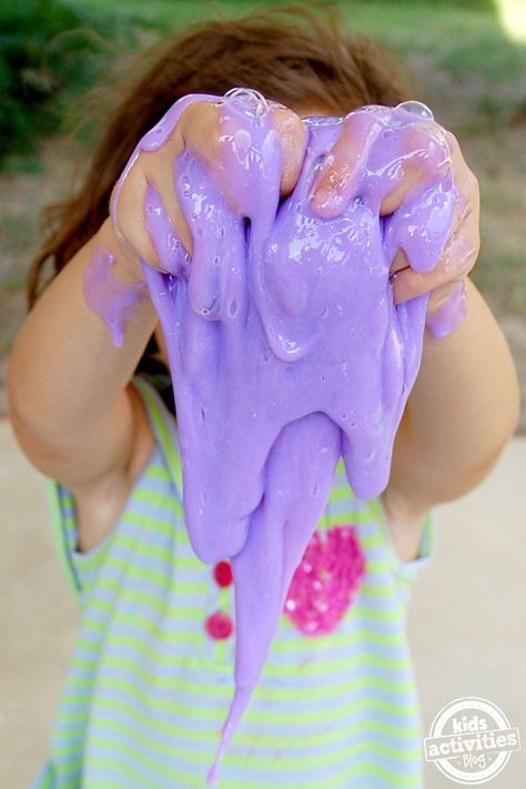 Easy to Make Ooshy Gooshy Glowing Slime Recipe | Kids Activities Blog Slime Recipe Kids, Homemade Slime Recipe, Slime Recipes, Homemade Slime, Slime Recipe, 4 Ingredient, Mia 3, Toddler Fun, Play Food