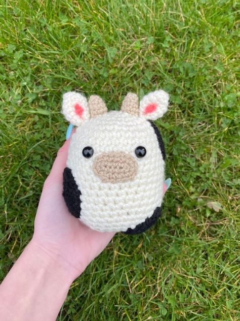 Crochet Cow Squishmallow, Cow Squishmallow, Easy Crochet Animals, Crochet Cow, Kawaii Crochet, Haken Baby, Fun Crochet Projects, Crochet Animal Patterns, Diy Crochet Projects