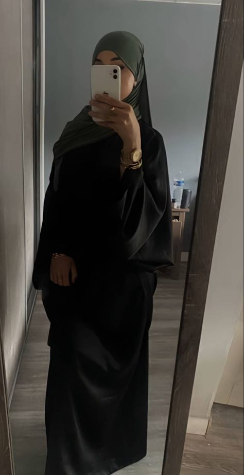 Outfit Abaya, Abaya Noir, Muslimah Fashion Casual, Outfit Modest, Hijabi Fits, Stile Hijab, Modesty Outfits, Modest Fashion Hijab, Modest Summer Outfits