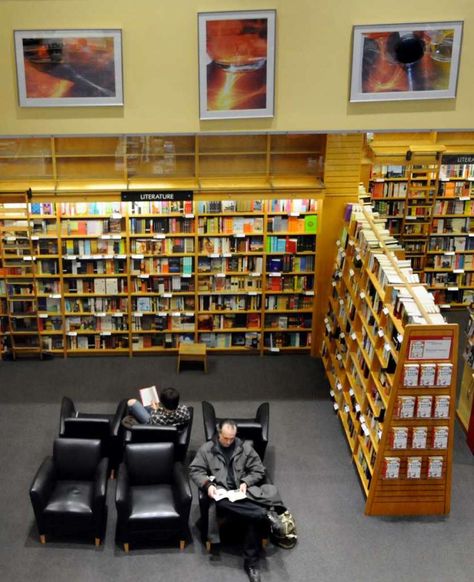 Borders Bookstore, Borders Books, Strangely Familiar, Bookstore Design, Vintage Mall, Cheap Food, Mall Stores, Video Game Rooms, Third Place