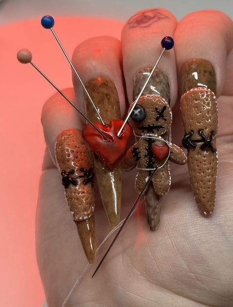 Voodoo doll halloween nails Voodoo Doll Nails, Voodoo Nails, Doll Nails, Voodoo Queen, Witch Nails, Stitch Doll, Doll Halloween, Queen Outfit, Voodoo Doll