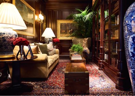 Ralph Lauren Home Aesthetic Living Room, Ralph Lauren Dining Room Inspiration, Ralph Lauren Apartment, Ralph Lauren Lighting, Ralph Lauren Living Room Inspiration, Ralph Lauren Aesthetic Home, Ralph Lauren Inspired Christmas, Ralph Lauren Decor, Ralph Lauren Cabin