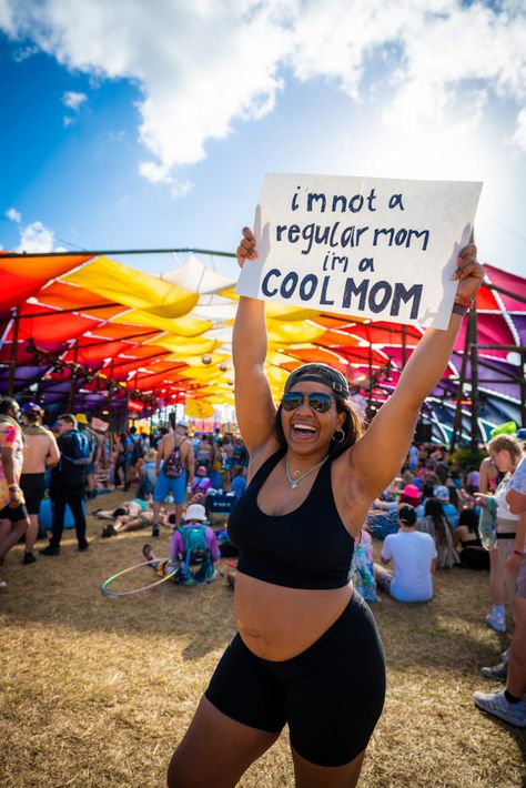 Blank woman at music festival holding sign sharing that she is pregnant. Pregnant Music Festival Outfit, Music Festival Outfit, Cool Mom, Festival Outfit, Pregnancy Announcement, Best Mom, Music Festival, Event Planning, Vision Board