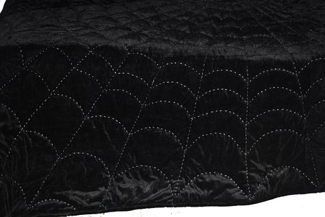 Black Velvet Quilt King Comforter Spider Bedspread Blankets Bedding set Quilt for sale Customized Personalized  Fathers day gifts Comforter Sets Black, Black Blankets, Spooky Bedroom, California King Quilts, Comforter Quilt, Dorm Gift, Star Pillow, Velvet Comforter, Bed Blankets