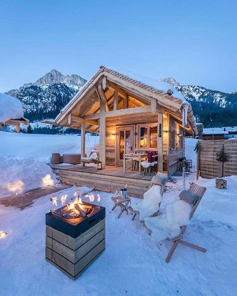 The Tiny Chalet at the @chalet_grand_flueh, #Nesselwängle, Austria by Steiner Art & Design #BookOfCabins #PrefabNsmallhomes #CompactLiving… Blueprint Construction, Cabin Tiny House, Tiny House Nation, Tiny House Community, Gorgeous Houses, Tiny Cabins, Wooden Cabins, Tiny House Movement, House Design Photos