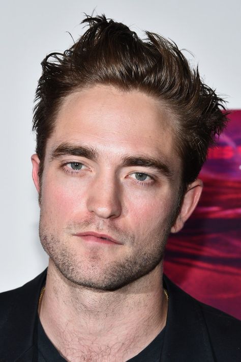 Famous Actors And Actresses, Robert Douglas, Jennifer Aniston Hot, Famous Actors, Principe Harry, Glamour Uk, Cedric Diggory, Clint Eastwood, Robert Pattinson