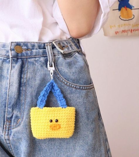 Crochet Bag Closure, Bags Crochet, Crochet Case, Handmade Crochet Bags, Mode Crochet, Crochet Pouch, Crochet Business, Kawaii Crochet, Pola Sulam