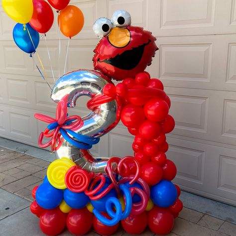 Cute Balloons, Balloons Bouquet, Balloons Decor, Signs Decor, Elmo Party, Balloon Ideas, Elmo Birthday, Sesame Street Birthday, Birthday Centerpieces