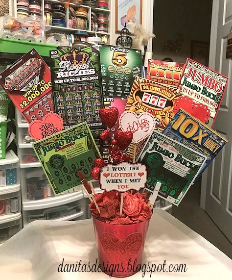 Lottery Ticket Bouquet, Lottery Ticket Gift, Scrapbook Stamping, Gift Card Bouquet, Romantic Valentines Day Ideas, Valentines Day Post, Silhouette Cameo 4, Valentine Bouquet, Lottery Ticket