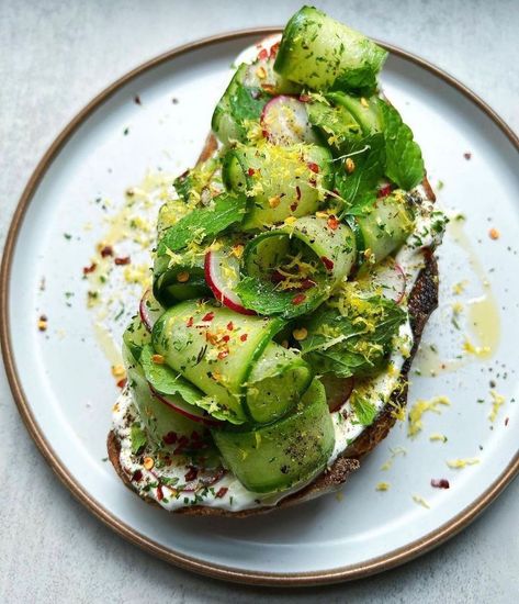 ▫️Amazing!▫️ ------------------------- Credits: @chef.schiavinidavide ------------------------- 🍴: Burnt onion cracker, ora king salmon… | Instagram Radish Toast, Cucumber Toast, Cucumber Ribbons, Healthy Diners, Salmon Tartare, King Salmon, Vegetarian Sandwich, Eat Fat, Chilli Flakes