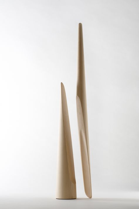 Shoe Horn by Nendo Nendo Design, Art Media, Gentleman Shoes, Wood Shoes, Shoe Horn, Modern Gift, Wood Design, Wood Turning, Space Art