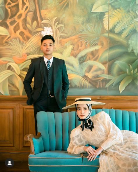 Prewed Vintage, Prewedding Vintage, Ide Prewedding, Kulot Pants, Foto Prewedding, Pre Wedding Photoshoot Props, Pose Prewedding, Prewedding Ideas, Indonesian Wedding