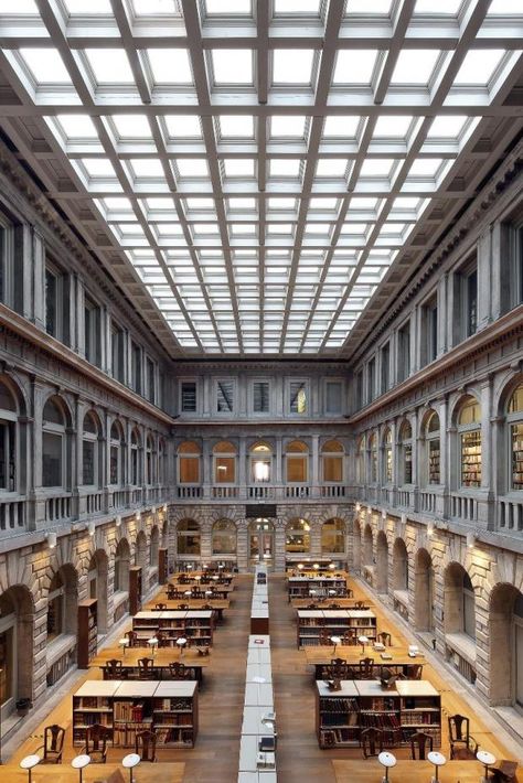 The Marciana Library: the Venetian centre of public wisdom | Visitvenezia.eu Most Beautiful Libraries, Trinity College Library, Beautiful Libraries, Ribbed Vault, Republic Of Venice, Ancient Library, Timber Roof, England Photography, Beautiful Library