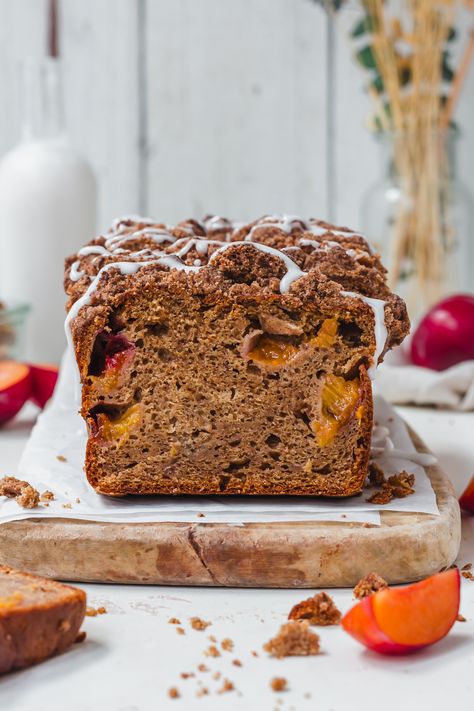 Cinnamon Plum Streusel Banana Bread (Vegan) -Nourishing Amy Icing Sugar Glaze, Breakfast Grains, Banana Bread Vegan, Plant Based Recipe, Cookie Dough Bars, Vegan Plant Based, Pistachio Cookies, Raw Cookie Dough, Bread Shop