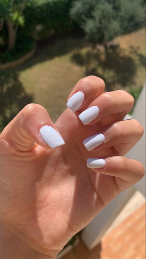 unghie semipermanente bianco corte White Short Nails, Brown Acrylic Nails, Nail Jewels, Basic Nails, Casual Nails, Pretty Nail Designs, Cute Gel Nails, Best Acrylic Nails, Square Nails