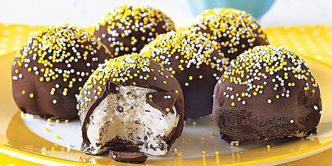 Ice Cream Ball Recipe, Bonbons Recipe, Ice Cream Balls, Sugar Free Marshmallows, Bon Bons Recipe, Ice Creamery, Chocolate Wafer Cookies, Ice Cream Bites, Frozen Dessert Recipe