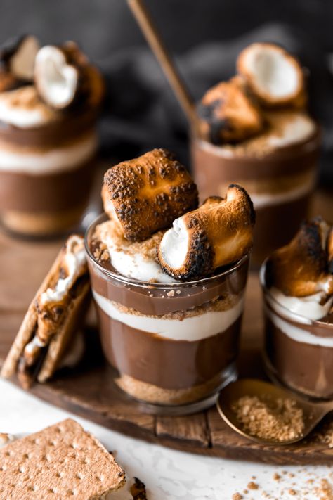 Chocolate Chip Marshmallow Cookies, Cookie Dough Brownies, Pudding Parfait, Parfait Desserts, Parfait Recipes, Marshmallow Cream, Marshmallow Creme, No Bake Bars, S'mores