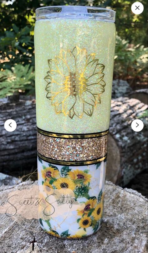 Tumblers With Flowers, Farm Tumbler Ideas, Elegant Tumbler Ideas, Rose Tumbler Ideas, Sunflower Tumbler Ideas, Tumbler Ideas For Women, Spring Tumbler Ideas, Spring Tumblers, Sunflower Tumbler Cup