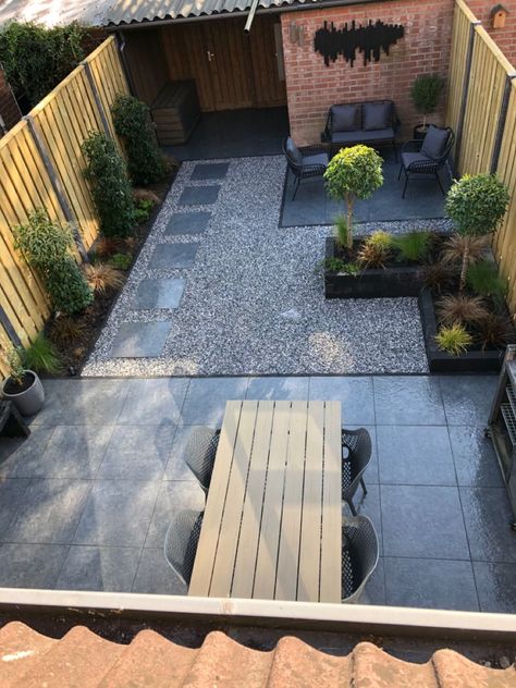 gravel garden ideas patio design Small Gravel Garden Ideas, Small Garden Plans, Patio Design Ideas, Narrow Garden, Small Courtyard Gardens, Small Patio Garden, Modern Backyard Landscaping, Minimalist Garden, Back Garden Design